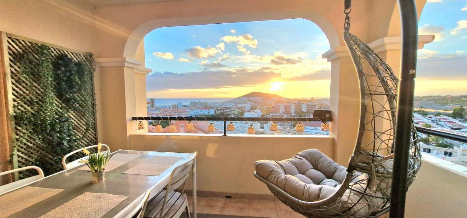 Spacious 3-Bedroom Duplex Apartment With Heated Pool & Ocean View In Los Cristianos, Arona Exterior foto